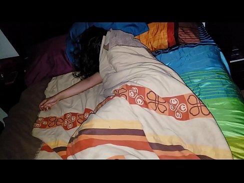 ❤️ Stiefson beréiert seng jonk Stéifmamm wärend hatt schléift. ❌ Porno op lb.nomescriativos.top